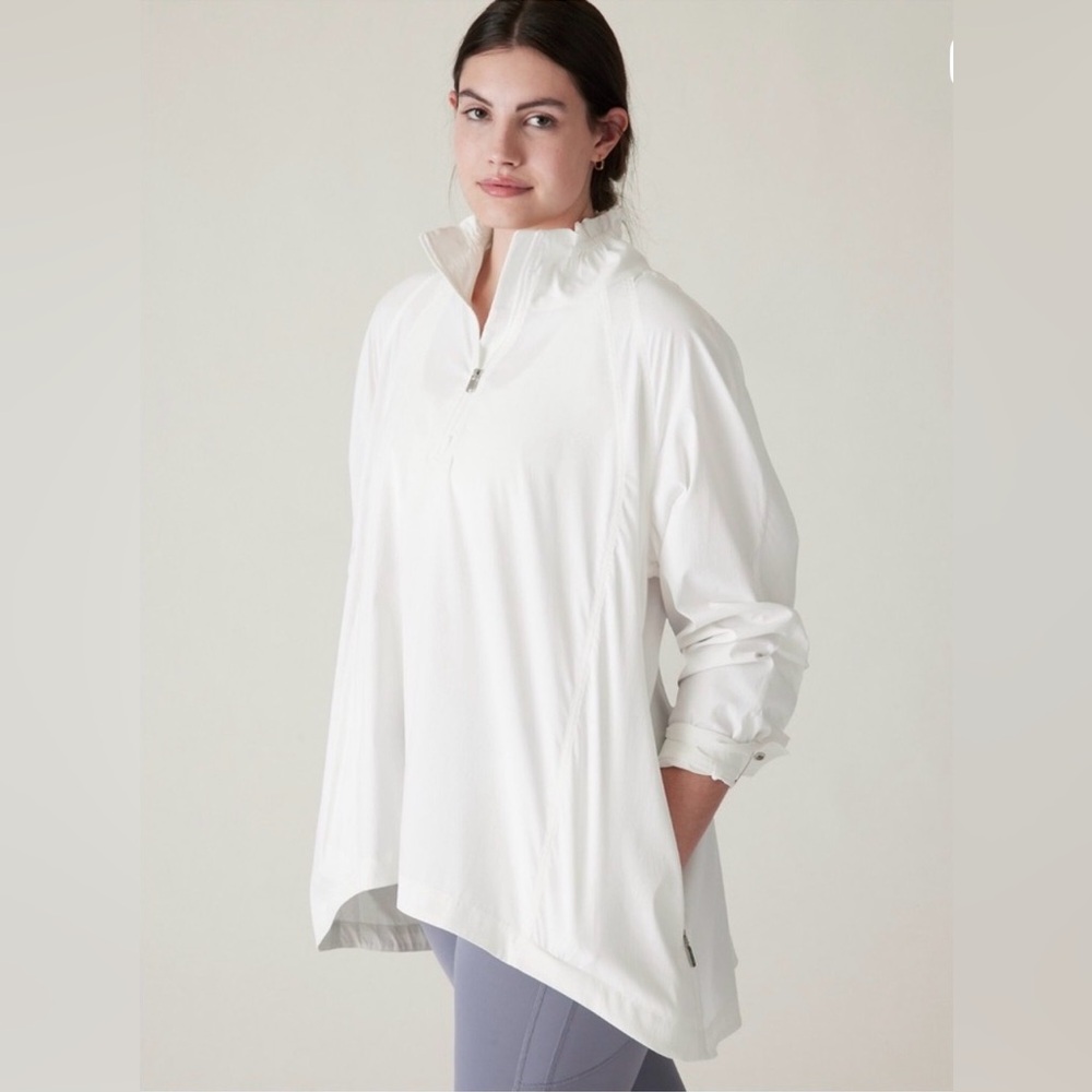 Athleta Women's White Windbreaker Lightweight Jacket •1/4 Zip•Ruffle
Neck•SMALL